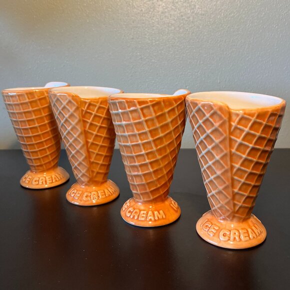 Set of 4 WILLIAMS-SONOMA Waffle Ice Cream Cone Shaped Embossed Serving Dishes 3D - Picture 2 of 11